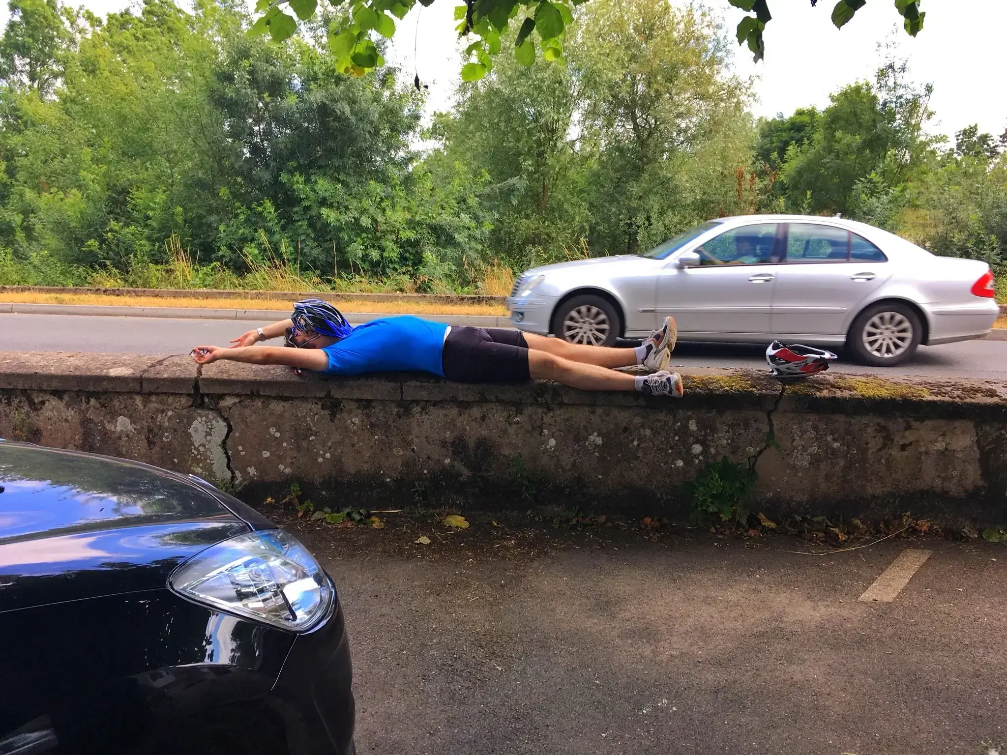 Jurassic wake-up and Château sleep