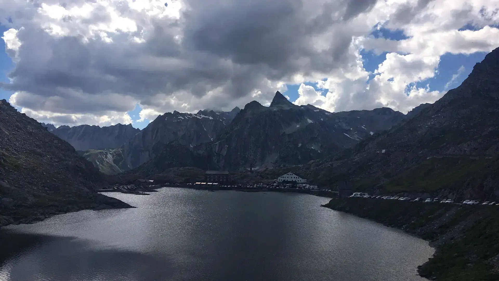 The Italian mountains of the Gd-St-Bernard - Les Invalides